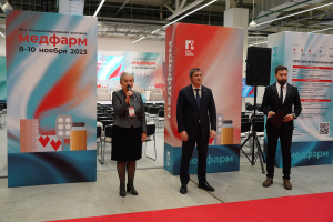 На выставку «Медфарм» приехали медицинские специалисты и производители из 34 регионов России